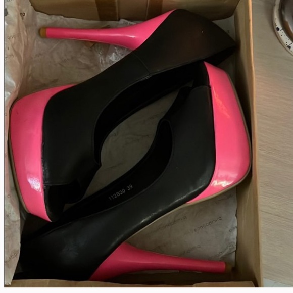 Prima Donna size 8 platform heels - Picture 3 of 4